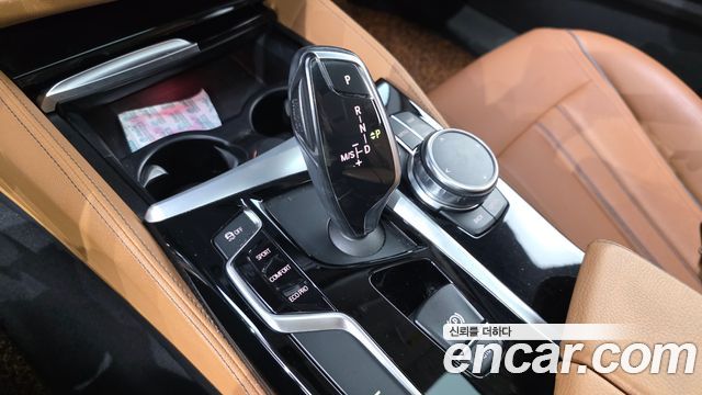 BMW 5-Series 2018 — photo 9