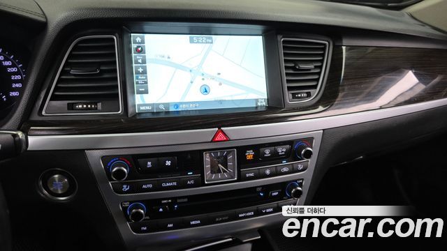 Genesis G80 2018 — photo 19