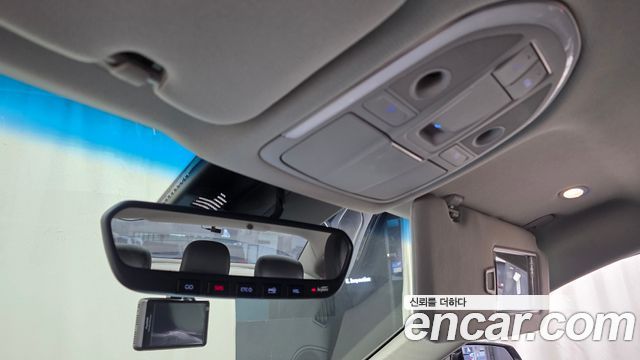 Genesis G80 2018 — photo 23
