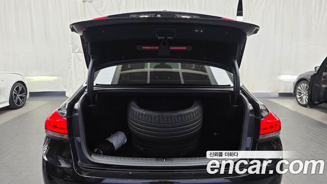 Genesis G80 2018 — photo 26