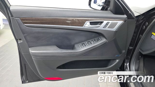 Genesis G80 2018 — photo 14