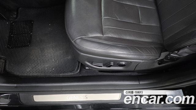 Genesis G80 2018 — photo 31