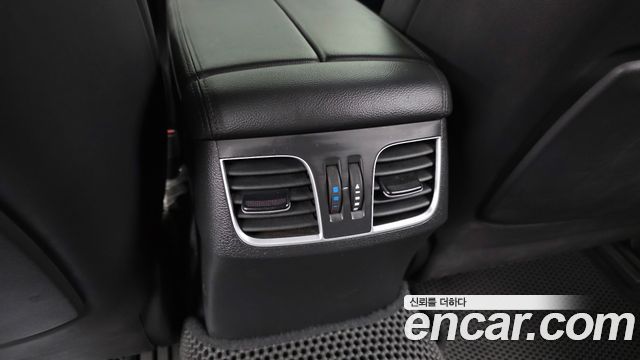 Genesis G80 2018 — photo 32
