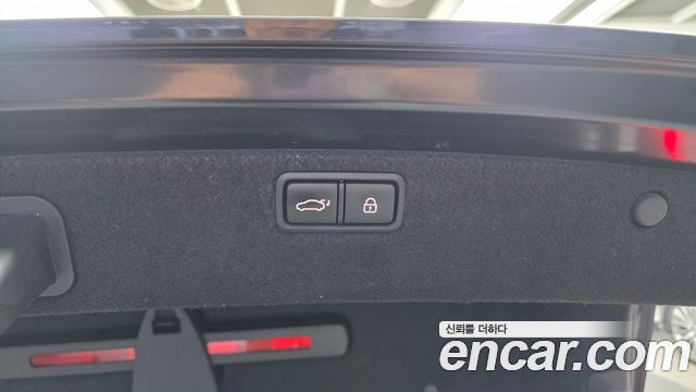 Genesis G80 2018 — photo 34