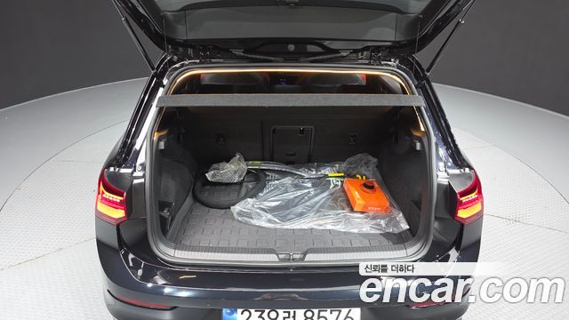 Volkswagen Golf 2023 — photo 26