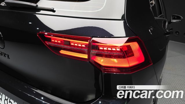 Volkswagen Golf 2023 — photo 9