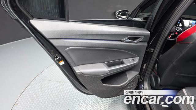 Volkswagen Golf 2023 — photo 15