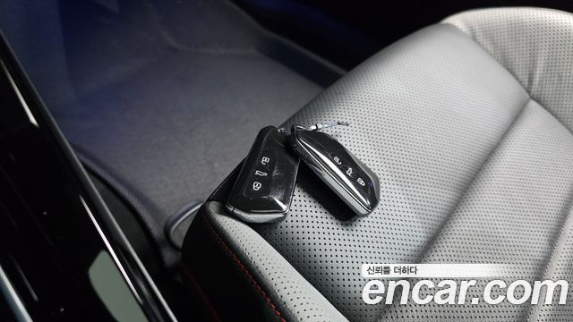 Volkswagen Golf 2023 — photo 30
