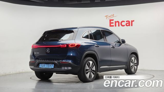 Mercedes-Benz EQA 2021 — photo 2