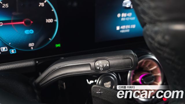 Mercedes-Benz EQA 2021 — photo 12