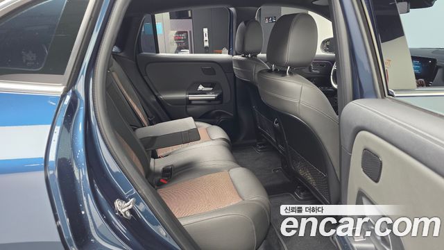 Mercedes-Benz EQA 2021 — photo 16