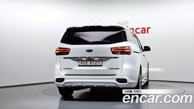 Kia Canival 2019 — photo 4