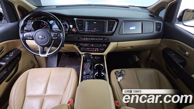 Kia Canival 2019 — photo 10