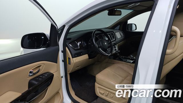 Kia Canival 2019 — photo 13