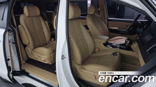 Kia Canival 2019 — photo 17