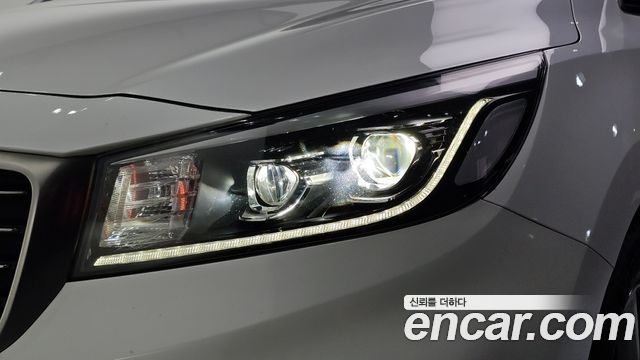Kia Canival 2019 — photo 8