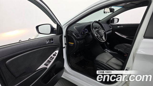 Hyundai Accent 2014 — photo 10