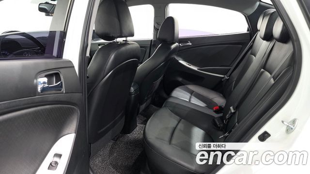 Hyundai Accent 2014 — photo 11