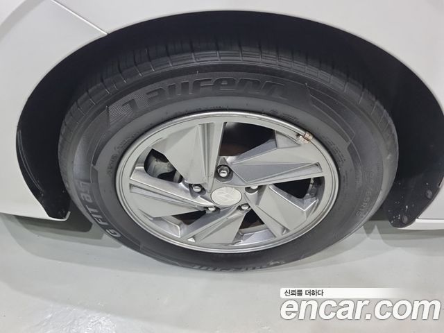 Hyundai AVANTE 2024 — photo 9