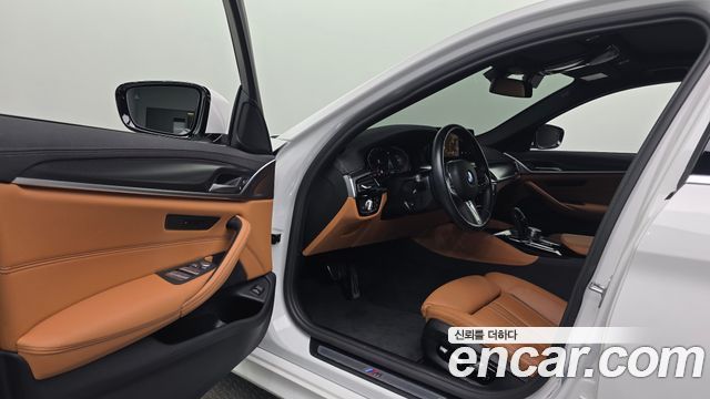 BMW 5-Series 2023 — photo 13