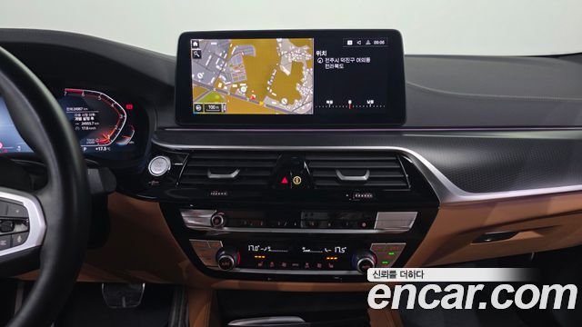 BMW 5-Series 2023 — photo 19