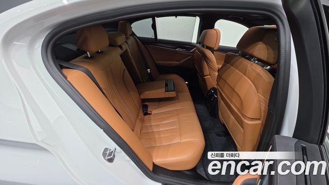 BMW 5-Series 2023 — photo 23