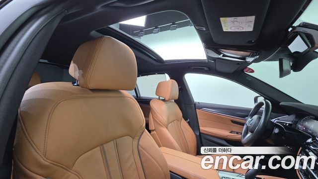 BMW 5-Series 2023 — photo 26