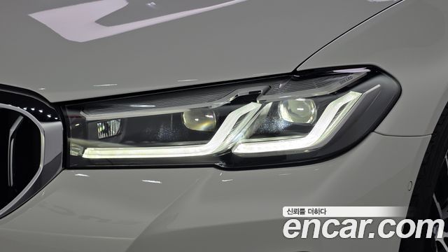 BMW 5-Series 2023 — photo 8