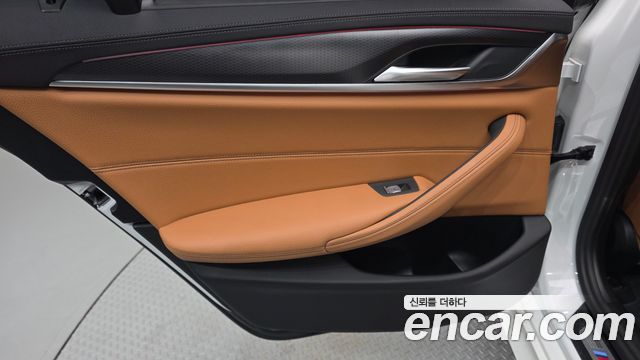 BMW 5-Series 2023 — photo 15
