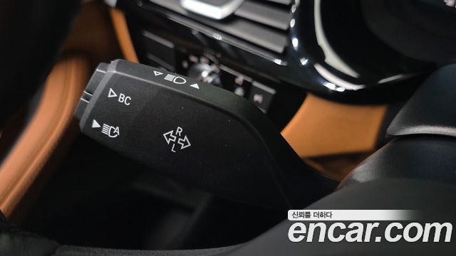 BMW 5-Series 2023 — photo 32
