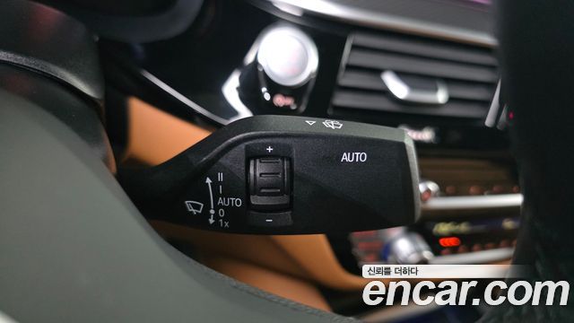 BMW 5-Series 2023 — photo 34