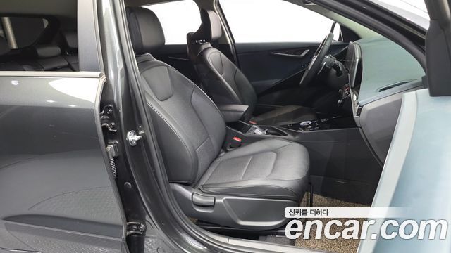 Kia Niro 2023 — photo 17