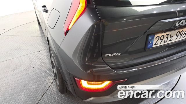 Kia Niro 2023 — photo 9