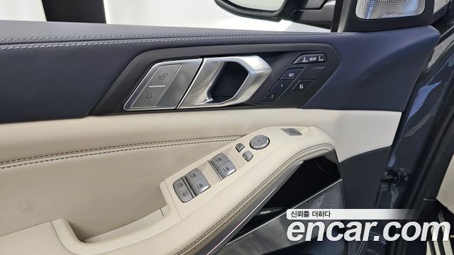 BMW X7 2022 — photo 30