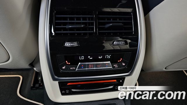 BMW X7 2022 — photo 32
