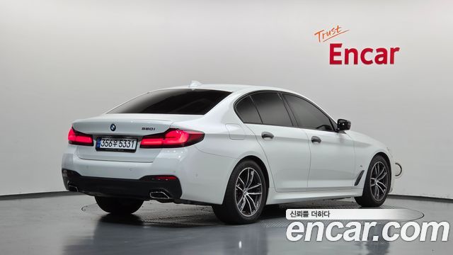 BMW 5-Series 2023 — photo 2