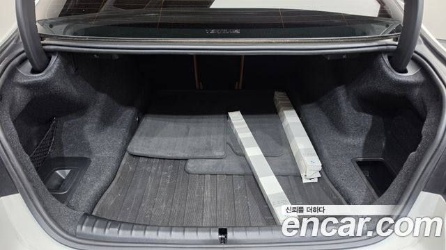 BMW 5-Series 2023 — photo 26