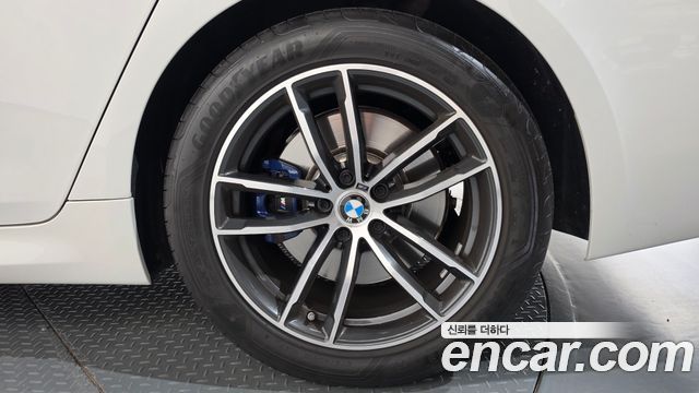BMW 5-Series 2023 — photo 7