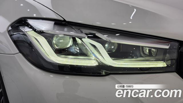 BMW 5-Series 2023 — photo 8