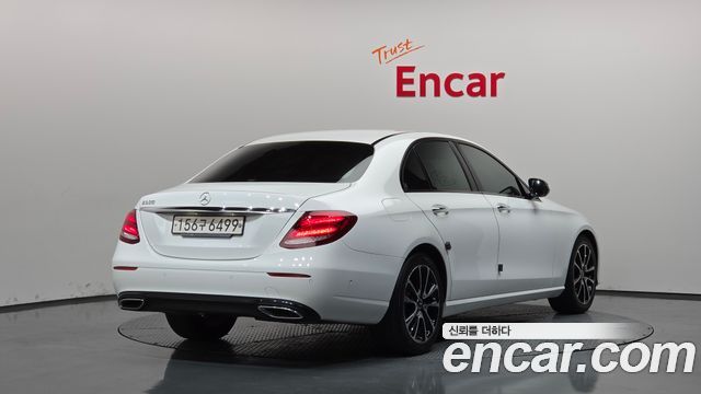 Mercedes-Benz E-Class 2020 — photo 2