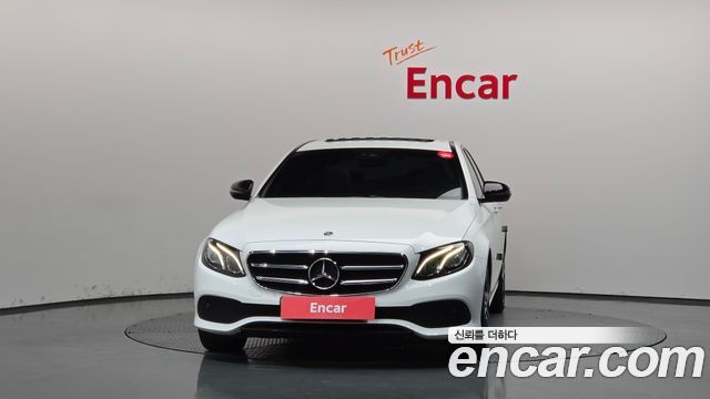 Mercedes-Benz E-Class 2020 — photo 3