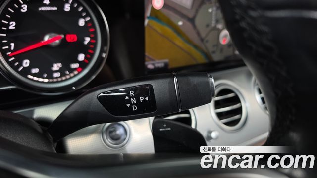 Mercedes-Benz E-Class 2020 — photo 9