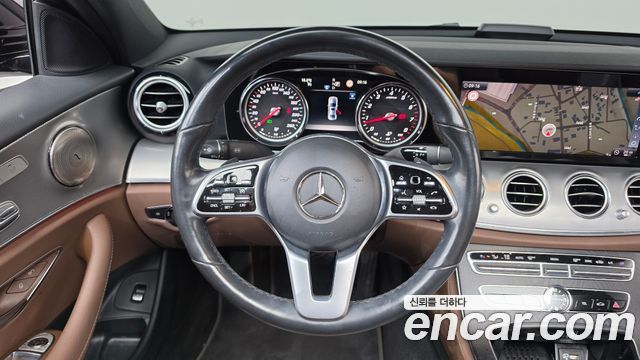 Mercedes-Benz E-Class 2020 — photo 13