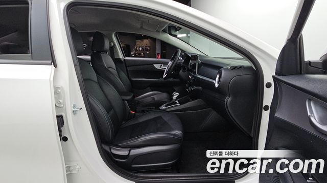 Kia K3 2023 — photo 12