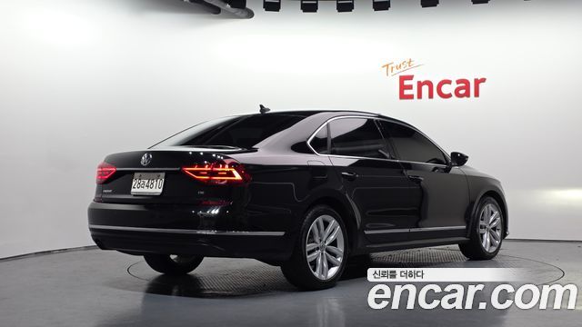 Volkswagen Passat 2018 — photo 2