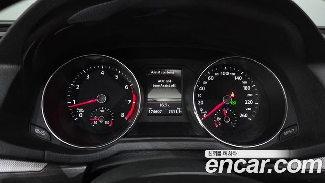 Volkswagen Passat 2018 — photo 8