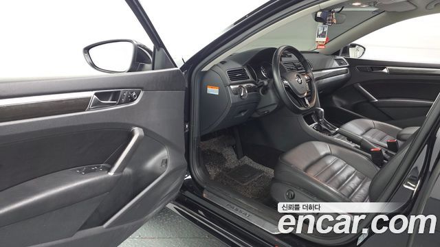 Volkswagen Passat 2018 — photo 10