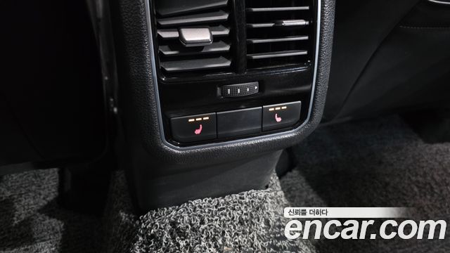 Volkswagen Passat 2018 — photo 19