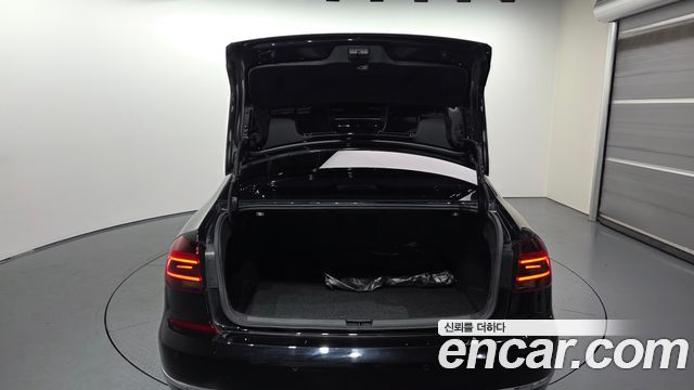 Volkswagen Passat 2018 — photo 20