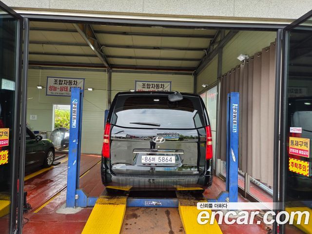 Hyundai Starex 2012 — photo 8